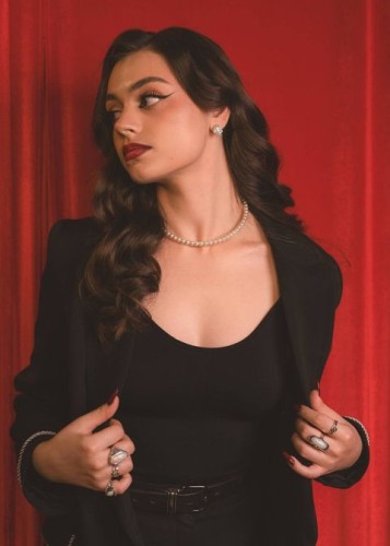 Полли, Г. Могилев